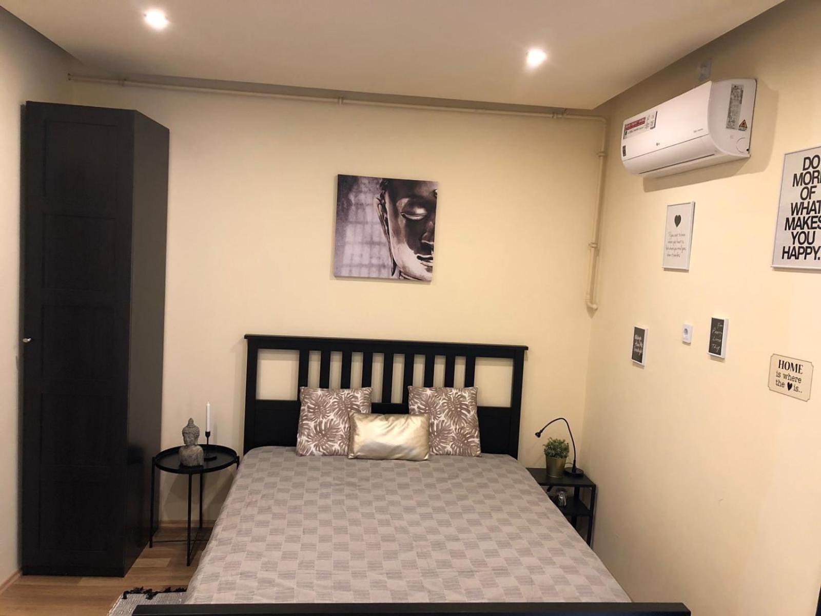Black & White Apartments • Black Эгер Экстерьер фото